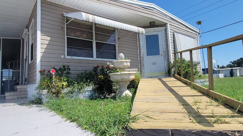 83 Murcott Dr. a Winter Haven, FL Mobile or Manufactured Home for Sale